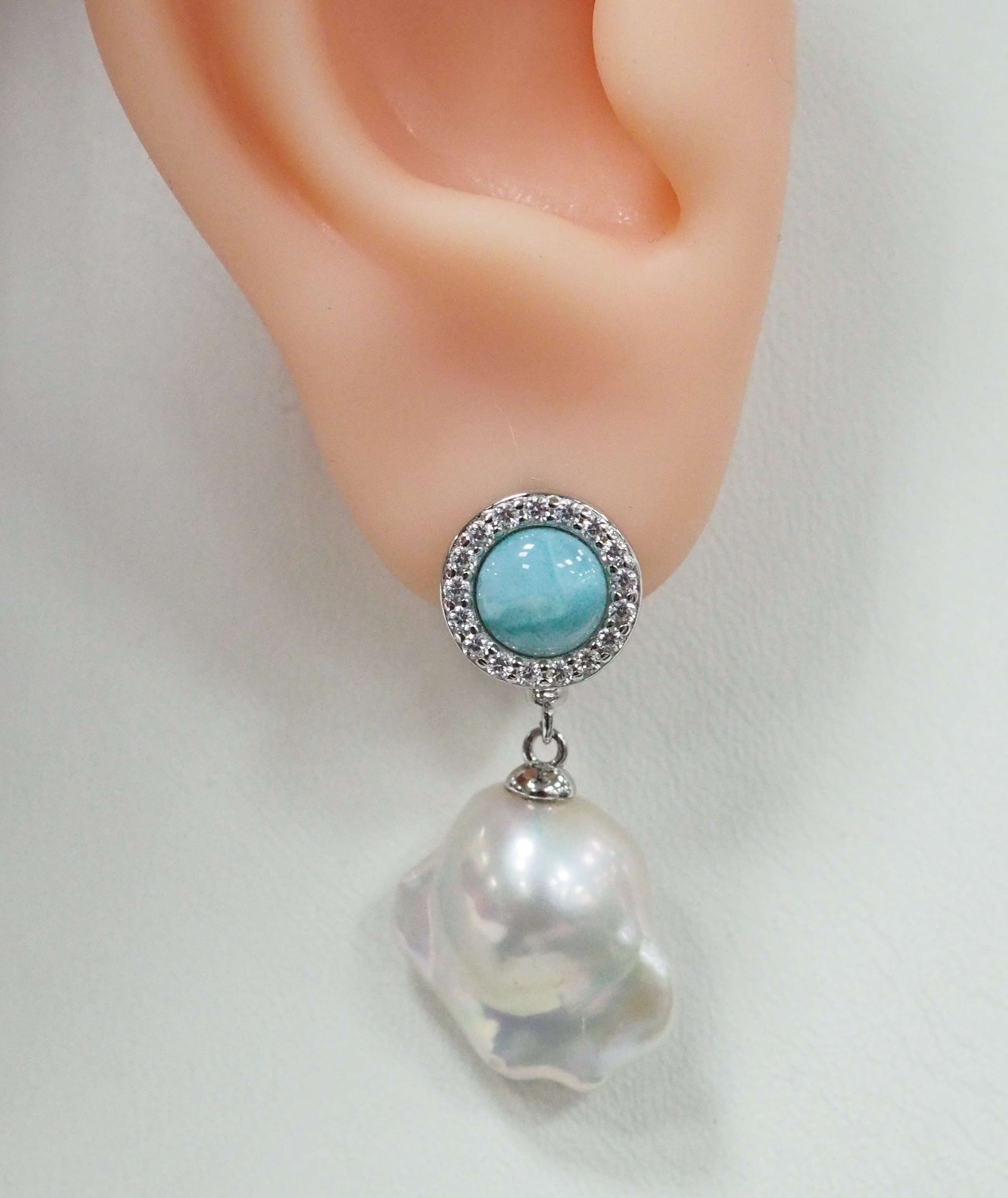 Серебряные серьги с ларимарами и жемчугом Барокко